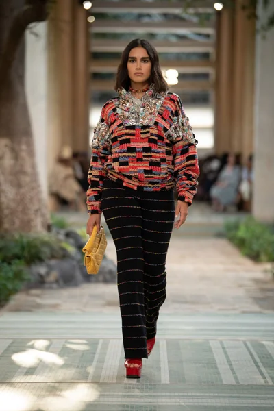 Look 29